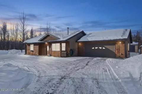 582 N Beaver Lake Rd, Big Lake, AK 99623