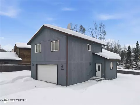 3929 Iona Cir, Anchorage, AK 99507