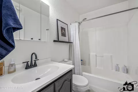 Bath - 14014 E Jersey Loop, Palmer, AK 99645 photo 1 of 3