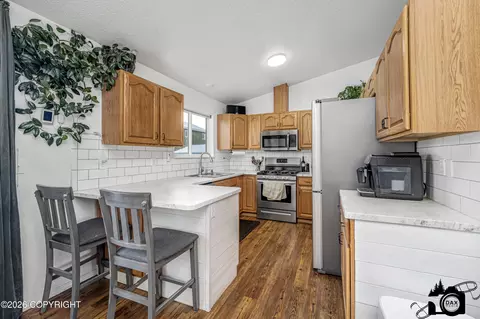 Kitchen - 14014 E Jersey Loop, Palmer, AK 99645 photo 2 of 3