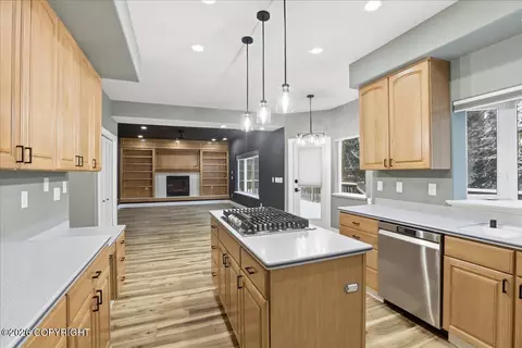 8716 Inyo Cir, Eagle River, AK 99577