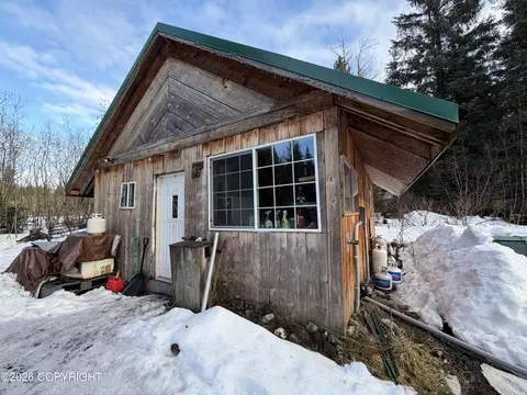 13714 Leslie Pl, Seward, AK 99664