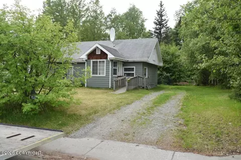 1524 Rosemary St, Anchorage, AK 99508
