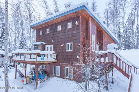 8030 S Kuster Dr, Big Lake, AK 99652