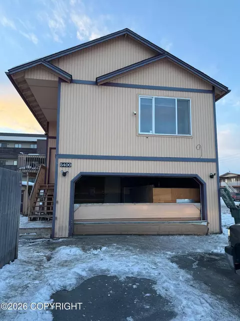 5400 New Smyrna Cir, Anchorage, AK 99508