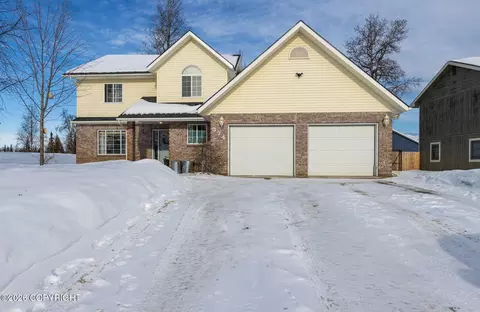 374 W Katmai Ave, Soldotna, AK 99669