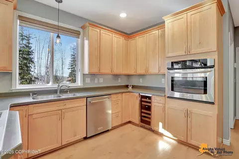 Kitchen - 10857 Splendor Loop, Eagle River, AK 99577 photo 4 of 7