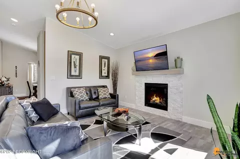 Living - 4431 E Cobblestone Dr, Wasilla, AK 99654 photo 4 of 5