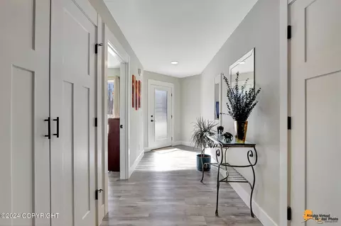 Entry Way - 4431 E Cobblestone Dr, Wasilla, AK 99654 photo 7 of 7