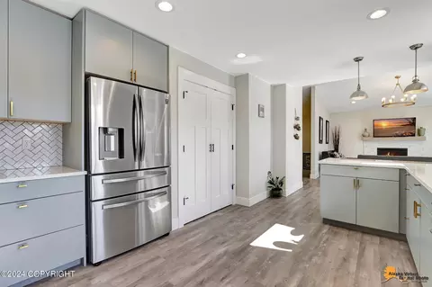Kitchen - 4431 E Cobblestone Dr, Wasilla, AK 99654 photo 4 of 5