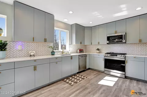 Kitchen - 4431 E Cobblestone Dr, Wasilla, AK 99654 photo 1 of 5