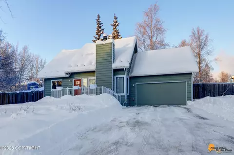 8250 Country Woods Dr, Anchorage, AK 99502