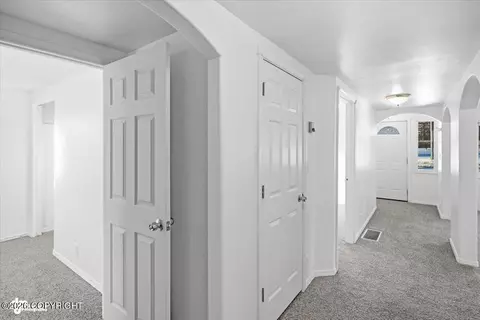 Entry Way - 414 E 9th Ave, Anchorage, AK 99501 photo 4 of 5