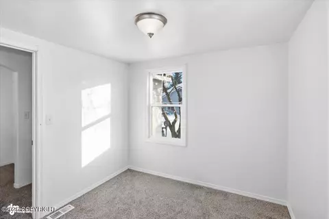 Bedroom - 414 E 9th Ave, Anchorage, AK 99501 photo 5 of 5