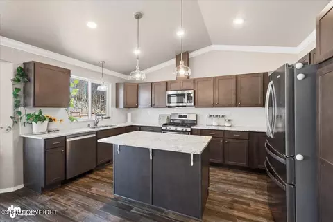 7425 E Sandstone Dr, Wasilla, AK 99654