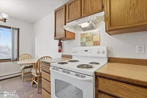 Kitchen - 261 Mccarrey St # 16B, Anchorage, AK 99508 photo 3 of 5