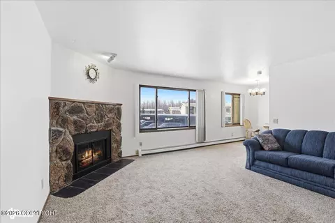 Living - 261 Mccarrey St # 16B, Anchorage, AK 99508 photo 1 of 4