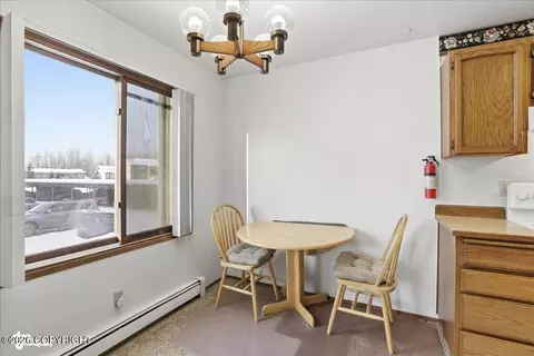 Dining - 261 Mccarrey St # 16B, Anchorage, AK 99508 photo 1 of 1