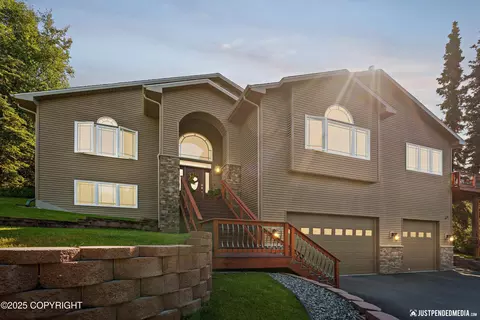 5300 Shaun Cir, Anchorage, AK 99507