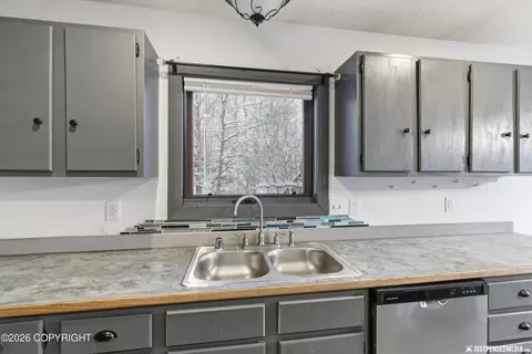 Kitchen - 9656 Etolin Cir, Eagle River, AK 99577 photo 3 of 5