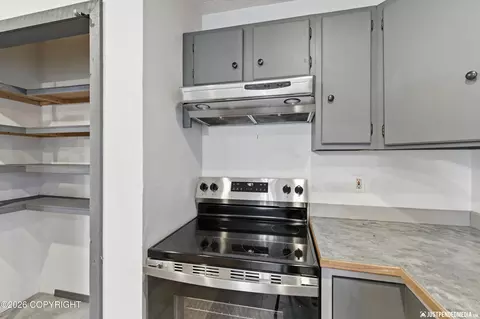 Kitchen - 9656 Etolin Cir, Eagle River, AK 99577 photo 4 of 5