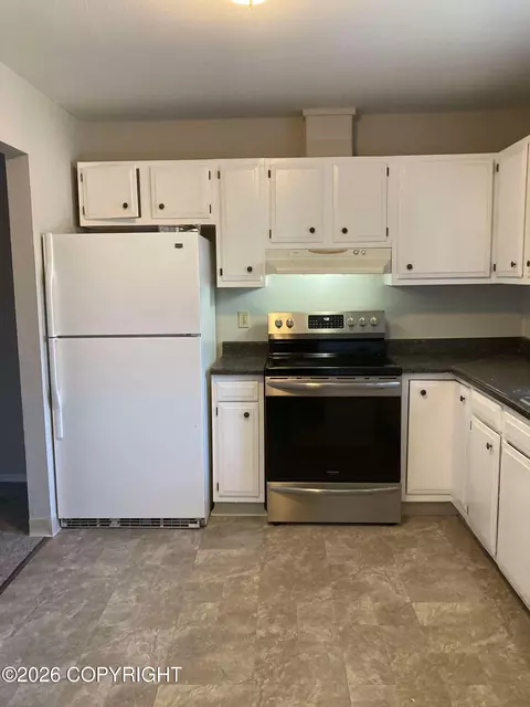 Kitchen - 3911 E 7th Ave, Anchorage, AK 99508 photo 4 of 4