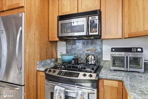 Kitchen - 19110 War Admiral Rd, Eagle River, AK 99577 photo 3 of 4