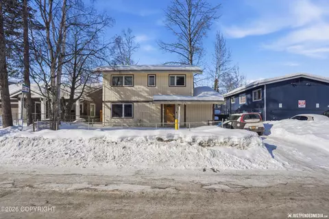 426 N Bragaw St, Anchorage, AK 99508