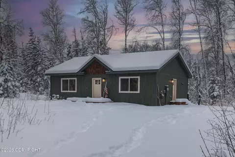 8861 W Sanderling Dr, Wasilla, AK 99623