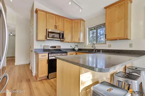 Kitchen - 5005 E 98th Ave, Anchorage, AK 99507 photo 1 of 7