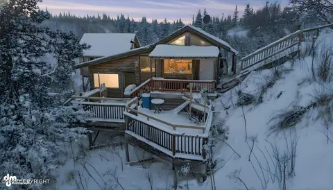 52817 Old East End Rd, Homer, AK 99603