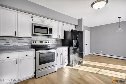 Kitchen - 1548 Cara Loop # 5B, Anchorage, AK 99515 photo 1 of 3