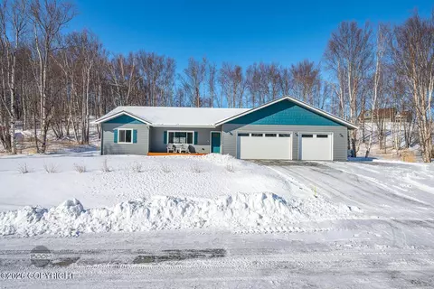 2270 N Dalmore Cir, Palmer, AK 99645