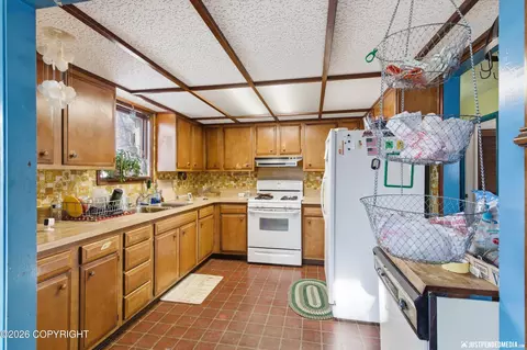 Kitchen - 12121 Horseshoe Dr, Eagle River, AK 99577 photo 1 of 4