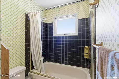 Bath - 12121 Horseshoe Dr, Eagle River, AK 99577 photo 2 of 4