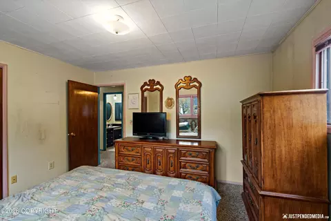 Bedroom - 12121 Horseshoe Dr, Eagle River, AK 99577 photo 5 of 7