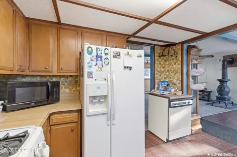 Kitchen - 12121 Horseshoe Dr, Eagle River, AK 99577 photo 4 of 4
