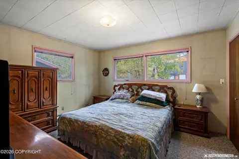Bedroom - 12121 Horseshoe Dr, Eagle River, AK 99577 photo 3 of 7