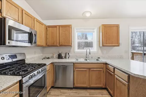 16734 Riddell Cir, Eagle River, AK 99577 photo 10