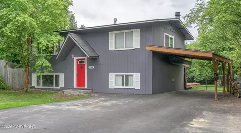 7129 Shooresin Cir, Anchorage, AK 99504