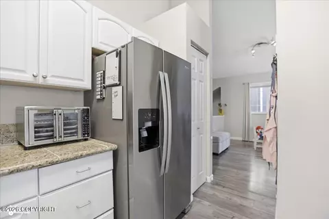 Kitchen - 18909 Sarichef Loop, Eagle River, AK 99577 photo 4 of 4