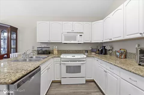 Kitchen - 18909 Sarichef Loop, Eagle River, AK 99577 photo 1 of 4