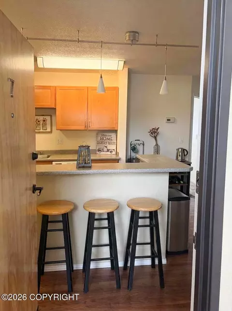 Kitchen - 3929 E Turnagain Blvd # 7, Anchorage, AK 99517 photo 1 of 5