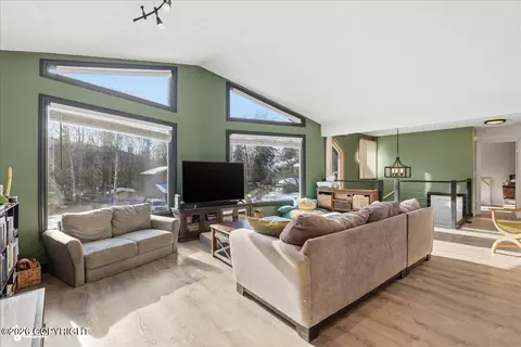 9607 St George Cir, Eagle River, AK 99577