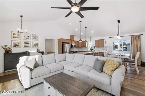 Living - 1175 E Mountain Peak Loop, Palmer, AK 99645 photo 2 of 3