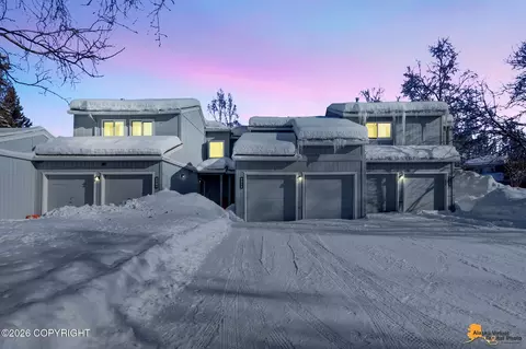 2211 Daybreak Ct, Anchorage, AK 99501