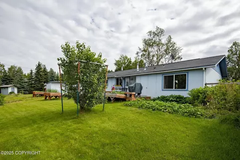 2541 Lyvona Ln, Anchorage, AK 99502