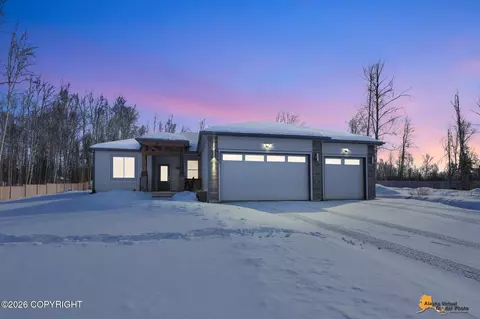 6565 W Creeksedge Dr, Wasilla, AK 99623