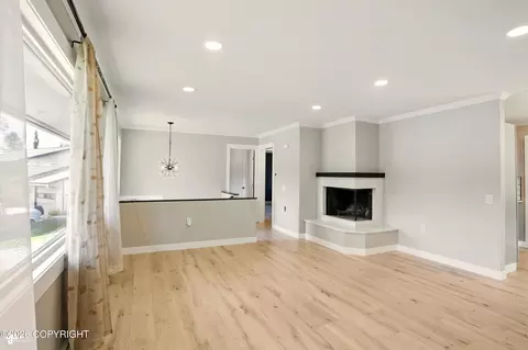 Living - 7515 E 20th Ave, Anchorage, AK 99504 photo 3 of 4