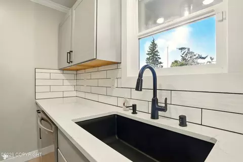 Kitchen - 7515 E 20th Ave, Anchorage, AK 99504 photo 2 of 5